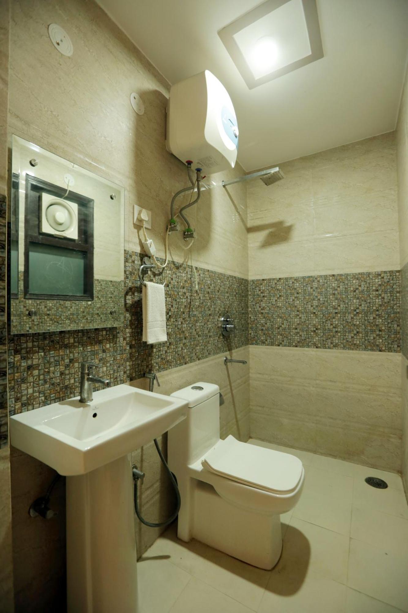 Hotel The Ocean Near Igi Airport نيودلهي المظهر الخارجي الصورة