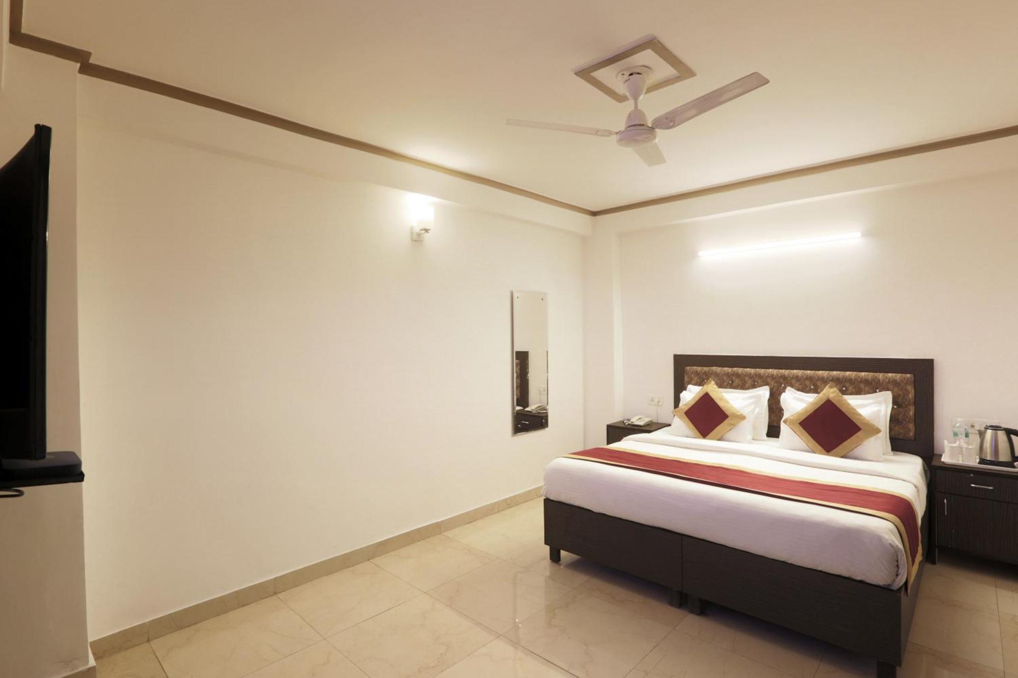 Hotel The Ocean Near Igi Airport نيودلهي المظهر الخارجي الصورة