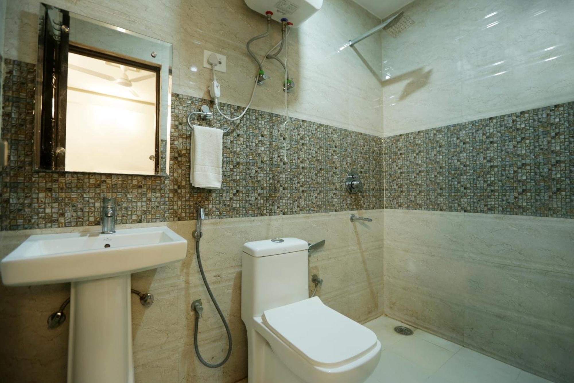 Hotel The Ocean Near Igi Airport نيودلهي المظهر الخارجي الصورة